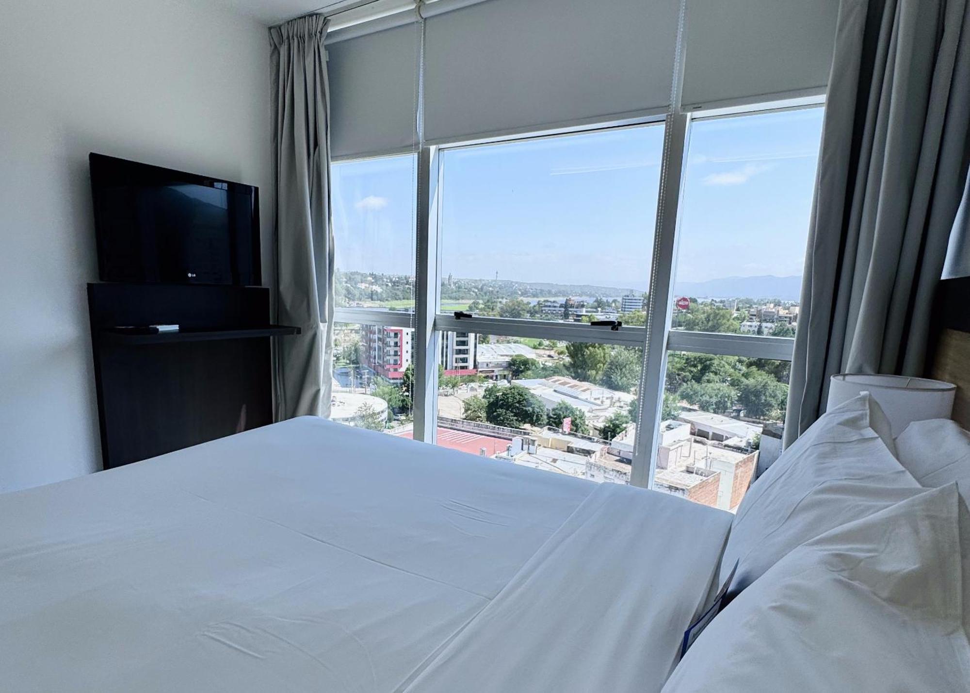 Amerian Carlos Paz & Suites ヴィラ・カルロス・パス エクステリア 写真